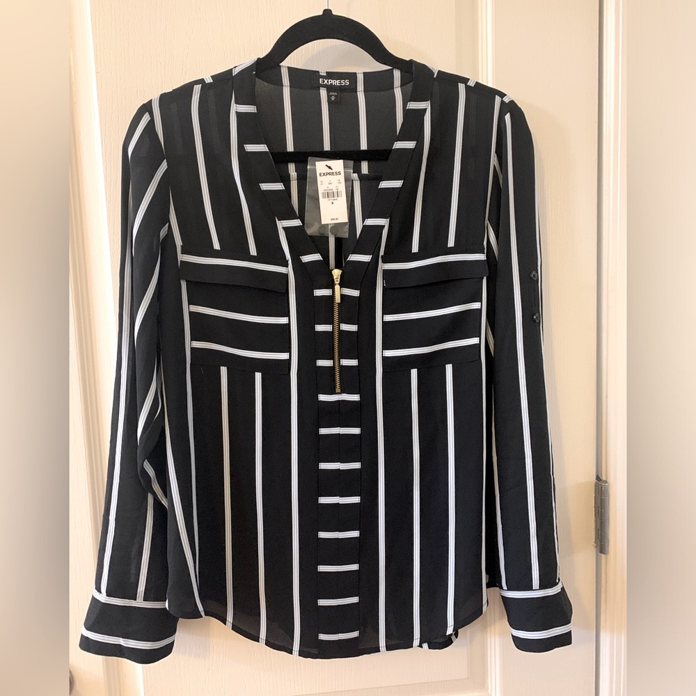 { EXPRESS } BLACK AND WHITE STRIPED BLOUSE WITH POCKETS AND ROLLED UP SLEEVES